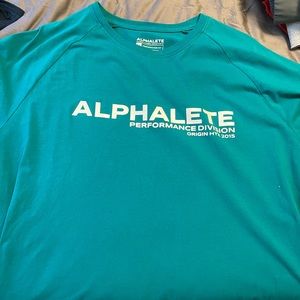 Alphalete XL TSHIRT